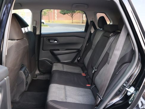 Used 2025 Nissan Rogue SV FWD image 20