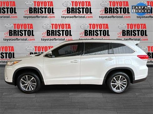 Used 2017 Toyota Highlander XLE image 7