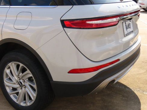 Certified 2024 Lincoln Corsair FWD image 11