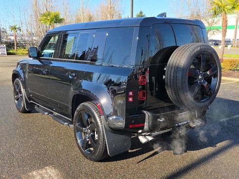 Used 2025 Land Rover Defender 110 X-Dynamic SE image 3