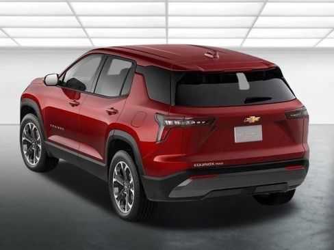 New 2026 Chevrolet Equinox LT w/ Convenience Package II AWD/4WD image 2