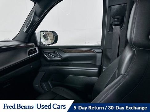Used 2022 Chevrolet Suburban LT w/ LT Signature Plus Package image 25