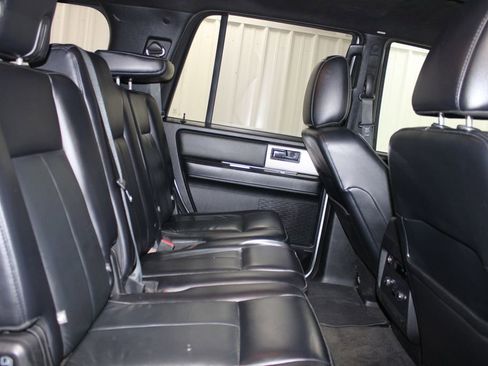 Used 2017 Ford Expedition XLT w/ Equipment Group 201A AWD/4WD image 29