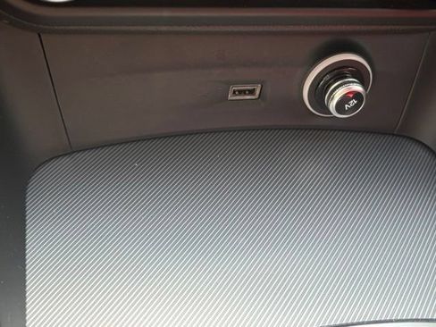 Used 2023 Alfa Romeo Stelvio Veloce AWD/4WD image 32