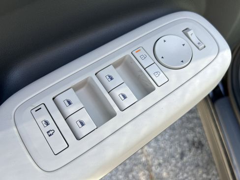 New 2026 Hyundai Santa Fe SE image 18