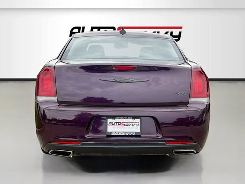 Used 2020 Chrysler 300 Touring w/ Sport Appearance Package RWD image 6