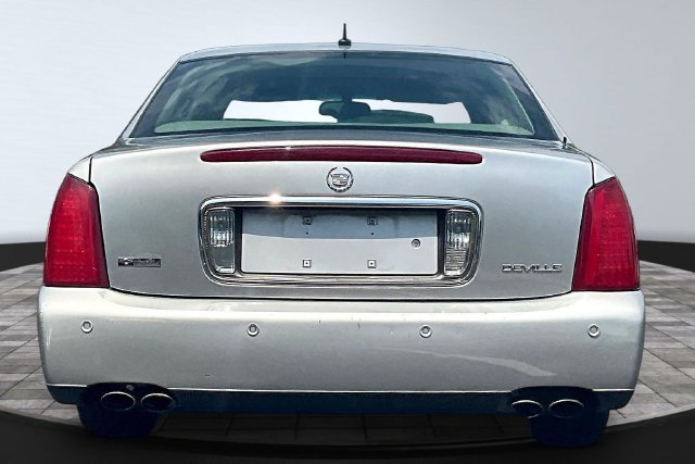 Used 2005 Cadillac De Ville w/ Limited Edition Package FWD image 5