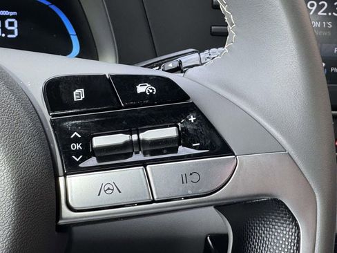 Certified 2025 Hyundai Elantra Sport image 20