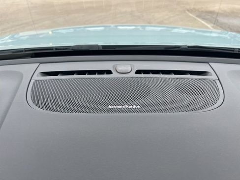 Used 2019 Volvo XC40 T5 Momentum image 38