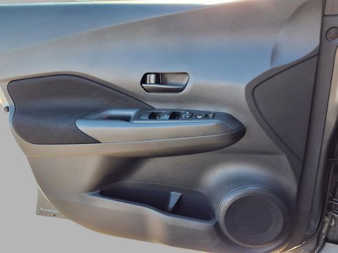 Certified 2025 Nissan Kicks Play S image 19