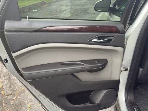 Used 2011 Cadillac SRX Luxury image 13