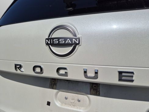 Used 2023 Nissan Rogue SV AWD/4WD image 28