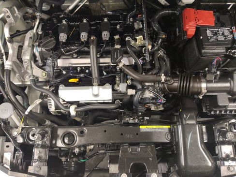 Used 2025 Nissan Versa SV FWD image 30