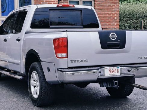 Used 2010 Nissan Titan XE image 10
