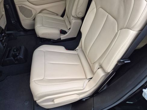 Used 2023 Jeep Grand Cherokee L Limited AWD/4WD image 23