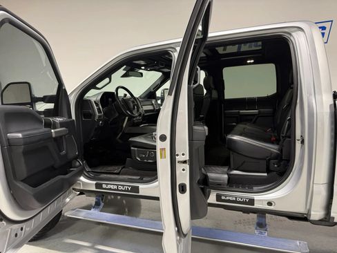 Used 2019 Ford F250 Platinum w/ Platinum Ultimate Package AWD/4WD image 14