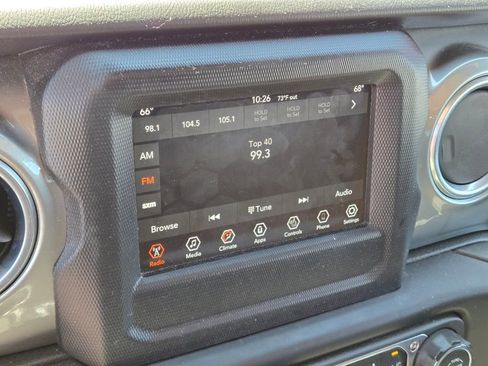 Used 2020 Jeep Wrangler Unlimited Sahara w/ Cold Weather Group AWD/4WD image 10