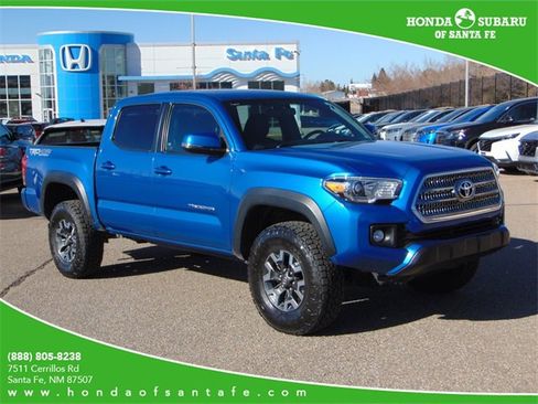 Used 2017 Toyota Tacoma image 1