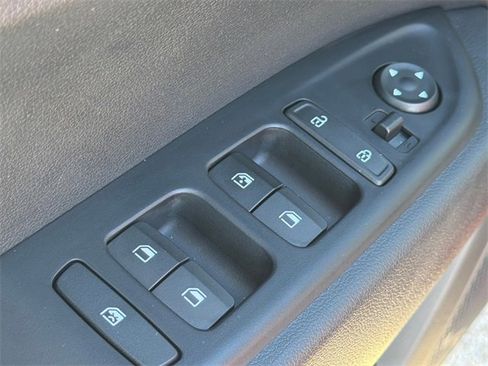 Certified 2025 Hyundai Venue Limited image 20