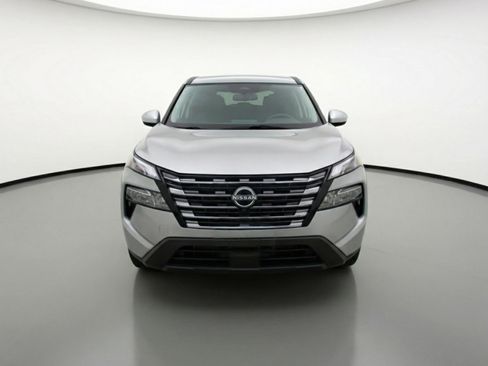 Used 2025 Nissan Rogue SV FWD image 2