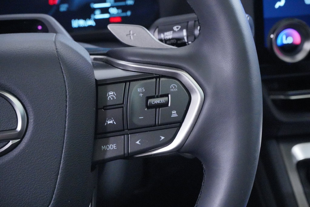 Used 2024 Lexus GX 550 w/ Cold Area Package AWD/4WD image 16