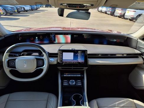 Certified 2024 Lincoln Nautilus Premier image 6
