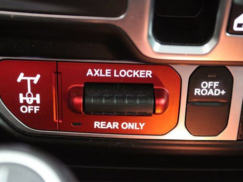 Used 2023 Jeep Gladiator Mojave w/ Cold Weather Group AWD/4WD image 18