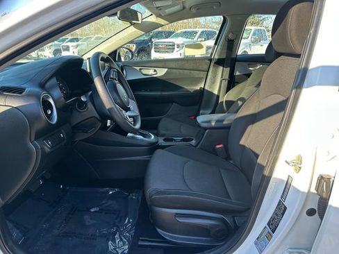 Used 2023 Kia Forte LXS image 21