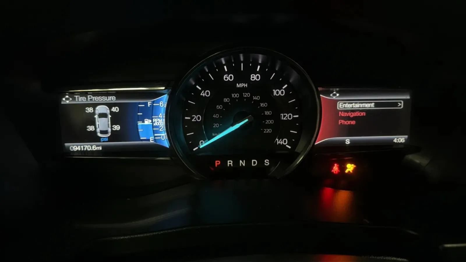Used 2018 Ford Explorer XLT w/ Equipment Group 201A FWD image 11