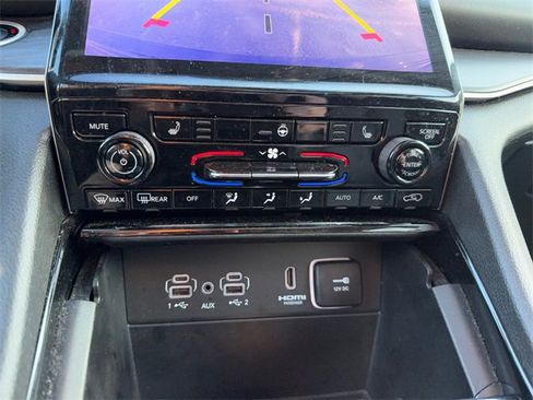 Used 2023 Jeep Grand Cherokee 4WD 4xe image 16