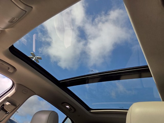 Used 2019 Cadillac XT4 Premium Luxury FWD image 17