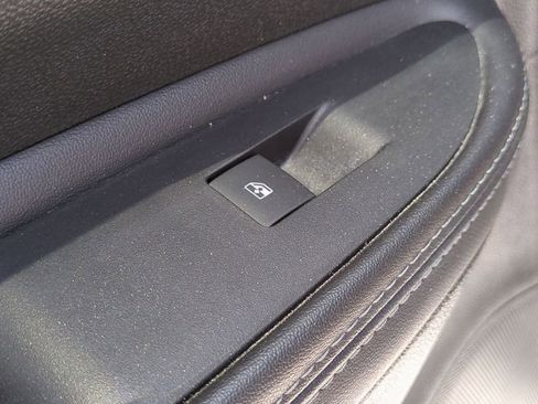 Used 2021 Buick Encore Preferred w/ Safety Package image 27