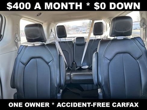 Used 2024 Chrysler Pacifica Touring-L image 24