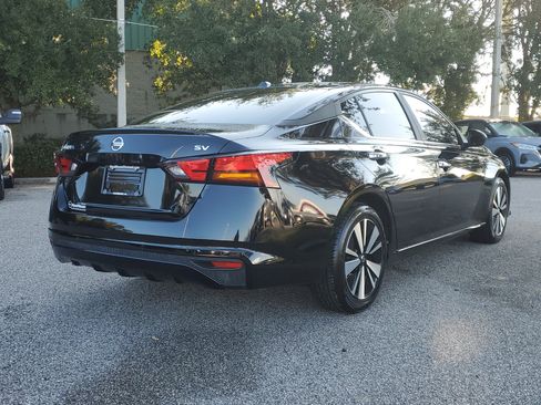 Certified 2022 Nissan Altima 2.5 SV image 6