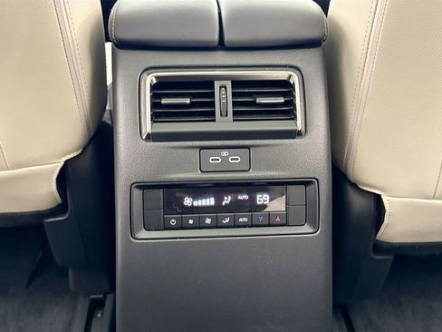 Used 2024 MAZDA CX-90 Plug-In Hybrid w/ Premium Pkg AWD/4WD image 32