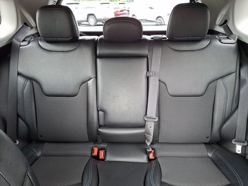 Used 2022 Jeep Compass Latitude w/ Convenience Group AWD/4WD image 19