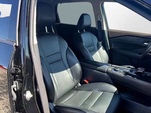 Used 2023 Nissan Rogue SL w/ SL Premium Package image 7