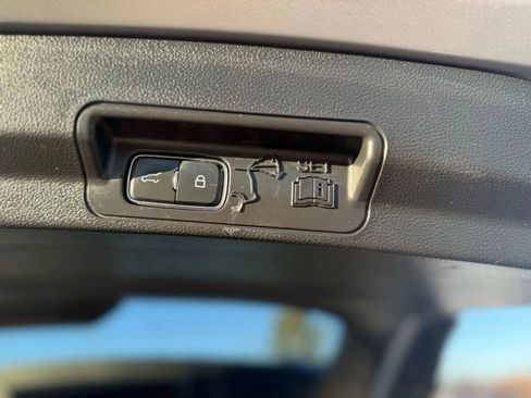 Used 2023 Ford Explorer Limited AWD/4WD image 26