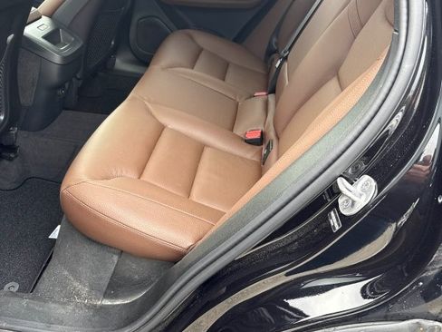 Certified 2025 Volvo XC60 B5 Plus image 6