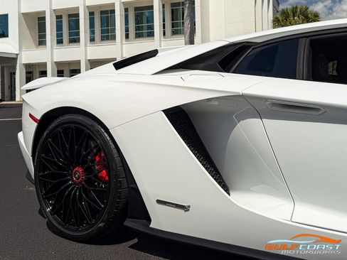 Used 2017 Lamborghini Aventador S image 77