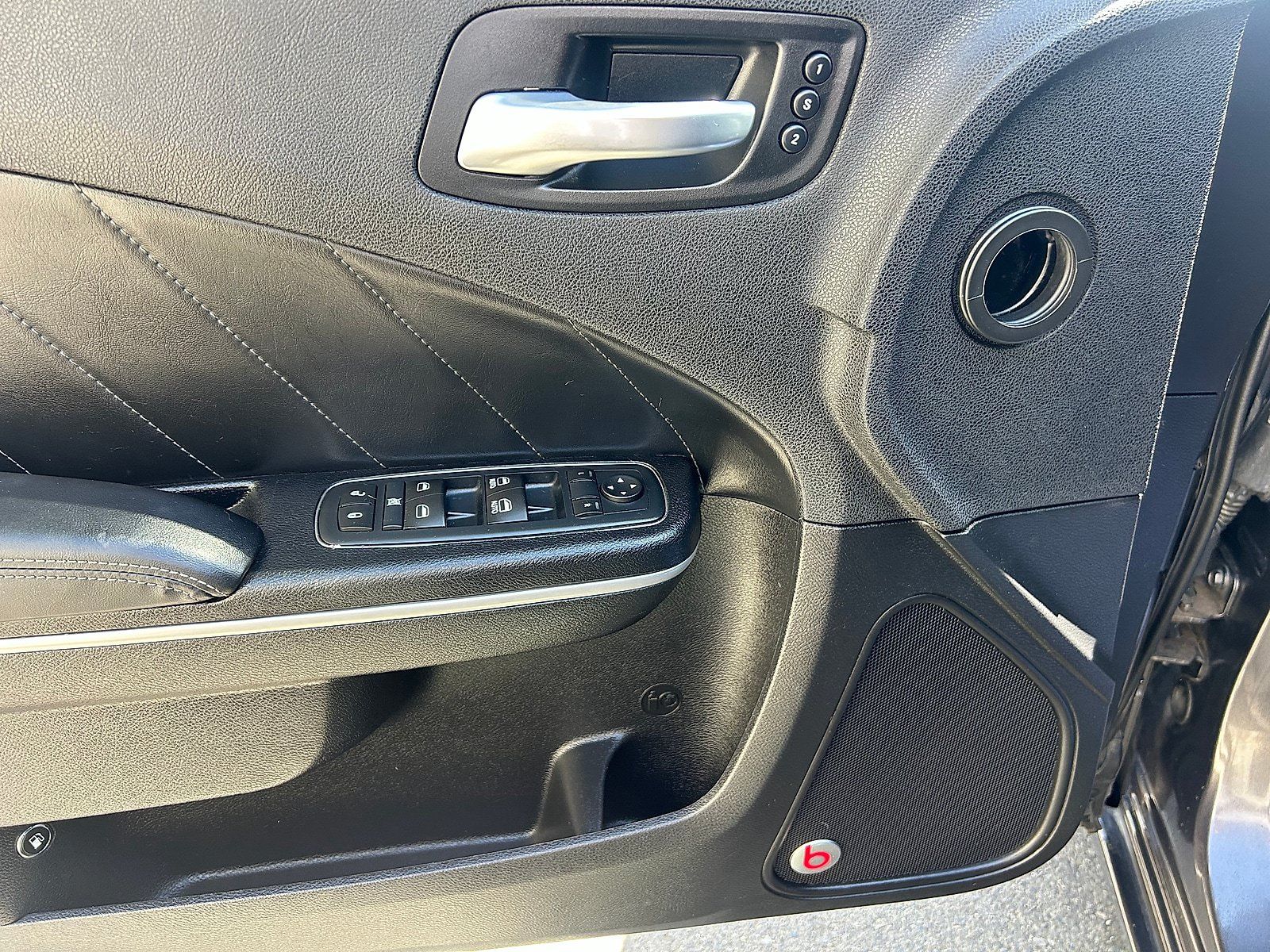 Used 2016 Dodge Charger R/T RWD image 12