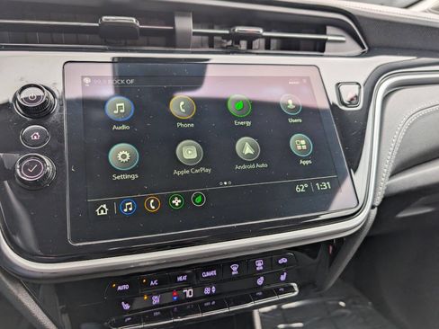 Used 2023 Chevrolet Bolt EUV LT w/ Comfort Package FWD image 12