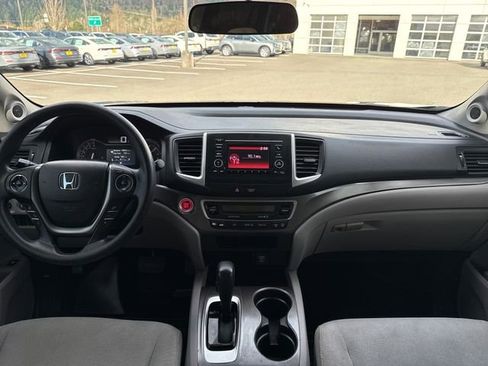 Used 2017 Honda Pilot LX image 15