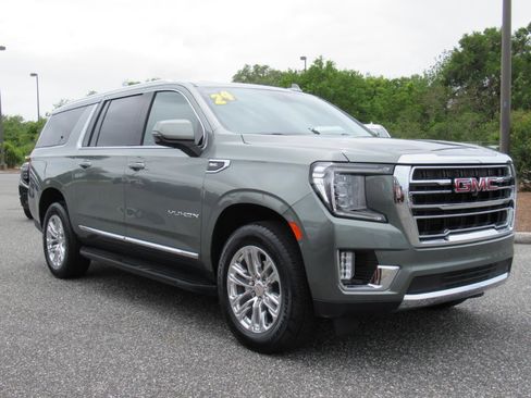 Used 2024 GMC Yukon XL SLT w/ SLT Premium Package AWD/4WD image 1