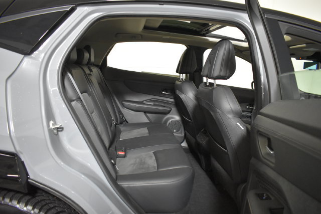 Used 2024 Nissan Ariya AWD image 35