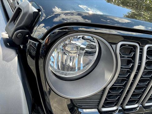 Used 2024 Jeep Gladiator Sport image 53