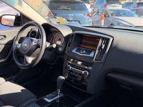 Used 2010 Nissan Maxima 3.5 S image 4