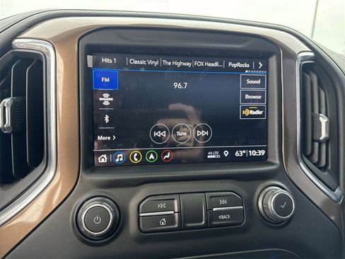 Used 2019 Chevrolet Silverado 1500 High Country image 16