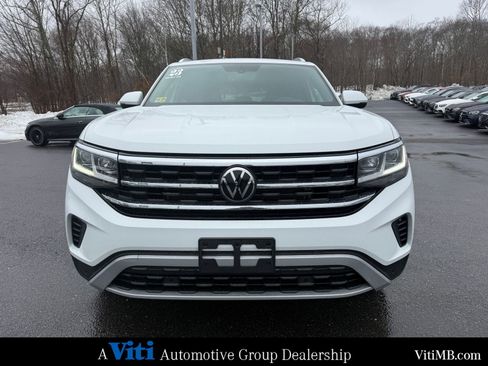 Used 2023 Volkswagen Atlas Cross Sport SE w/ Panoramic Sunroof Package image 3