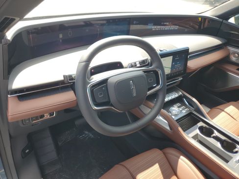 New 2026 Lincoln Nautilus Reserve AWD/4WD image 14